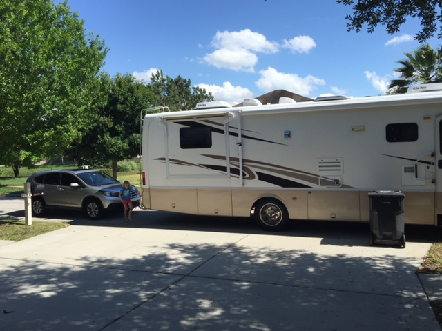 In front of the house, the full setup.